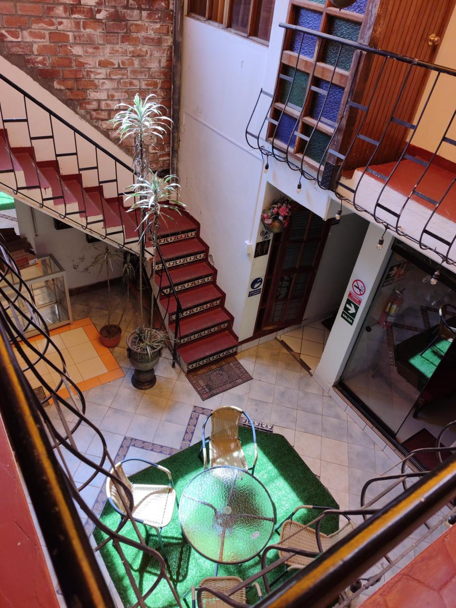 Andean Hostel Huaraz  Extérieur photo